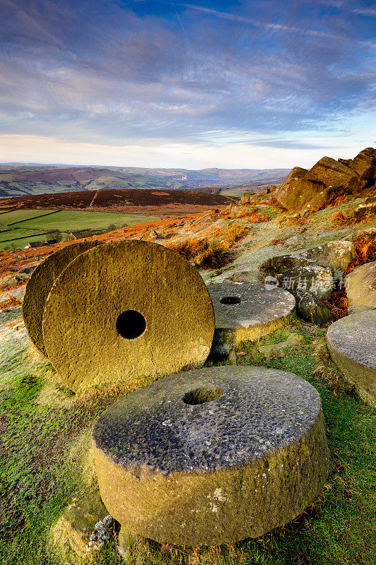 山顶区Stanage Edge Millstones